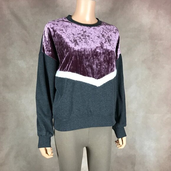 FRESHMAN 1996 Velvet Front Fleece Gray Sweatshirt NWT LARGE - Picture 10 of 10